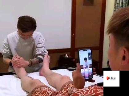 两个男按摩师吃我奶h文爆火背后：为何这个奇幻设定引发热议？